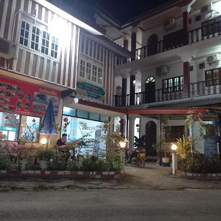 Vang Vieng Queen'S- Mountain View Hotel Екстериор снимка