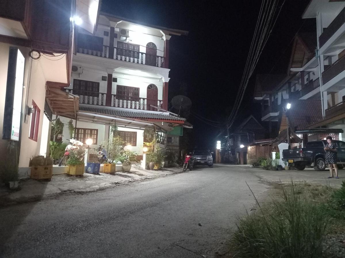 Vang Vieng Queen'S- Mountain View Hotel Екстериор снимка